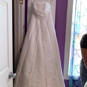 Morri Lee Wedding Dress